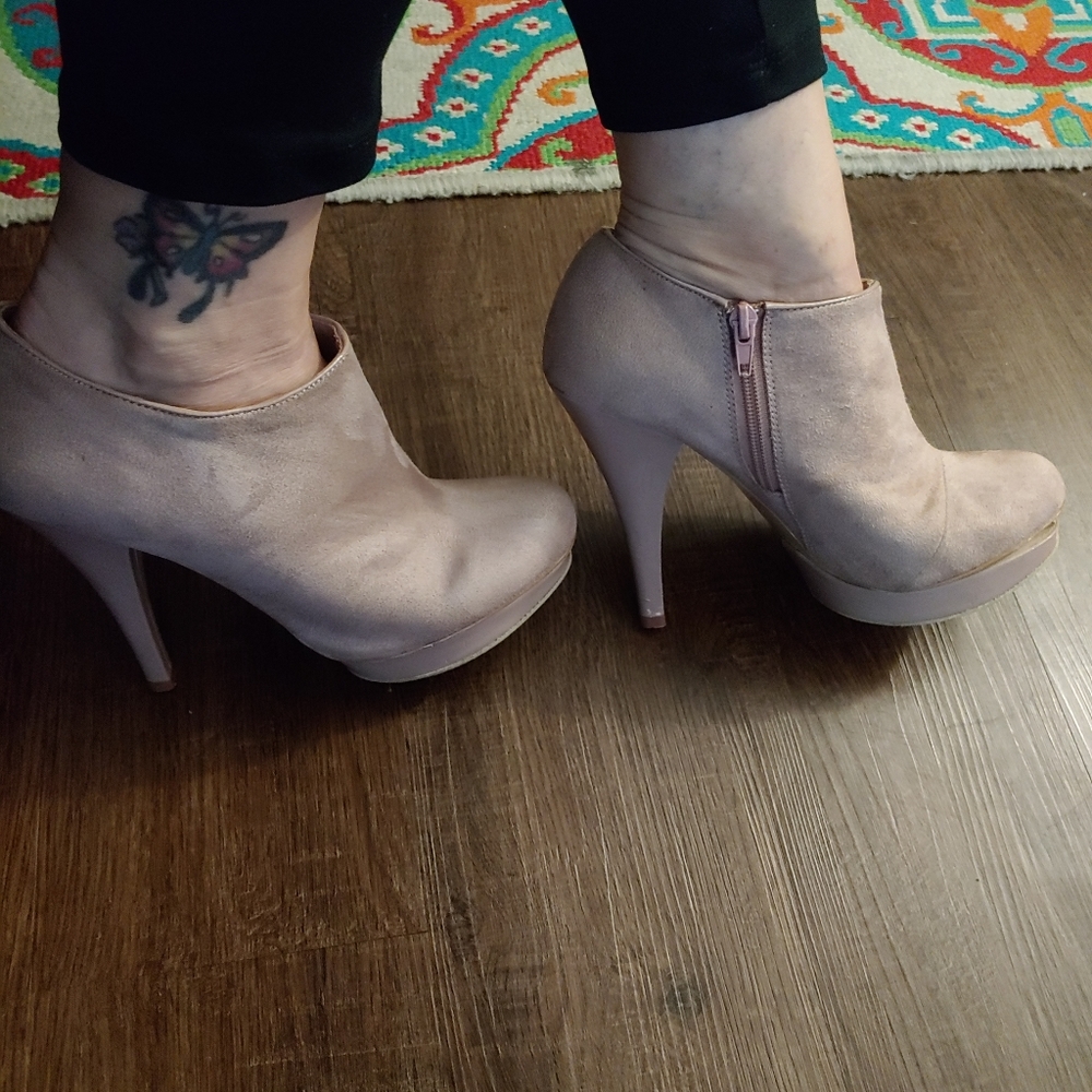 Olsenboye ankle boot platform heels in blush pink - Picture 2 of 9